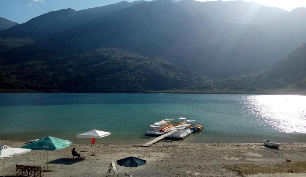 Korissia With Lake View Kournas Экстерьер фото